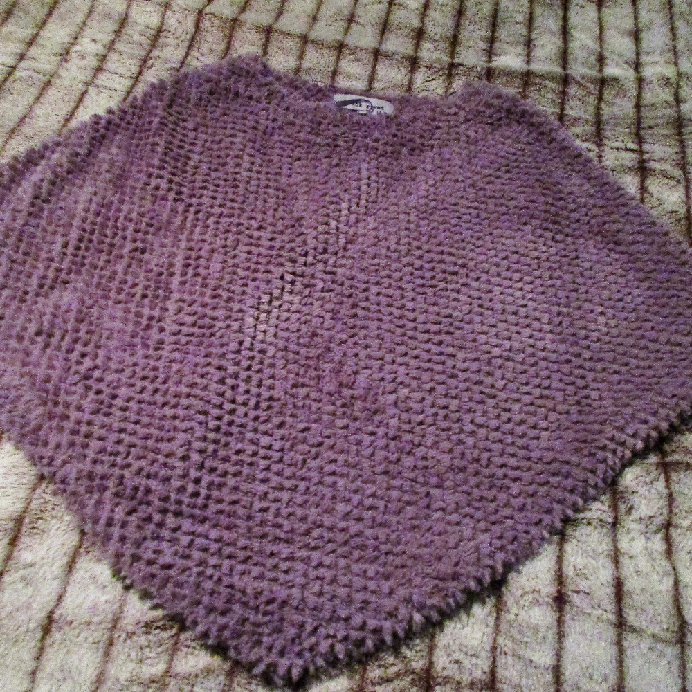 Poncho - Picture 4 of 4